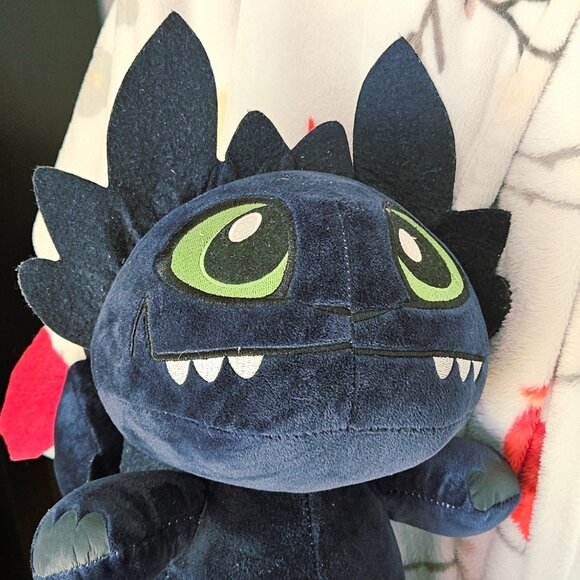 Toothless dragon plushie stuffed animal - Picture 2 of 5